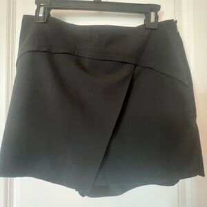 BCBG skort. Excellent condition.